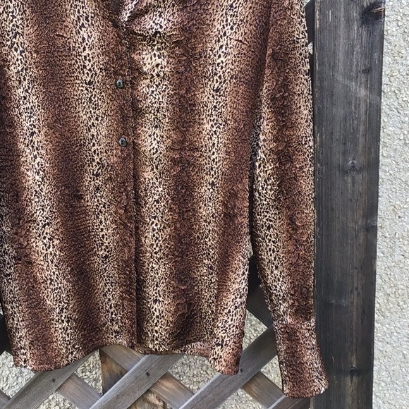 Conrad C animal print button down blouse - Picture 4 of 11